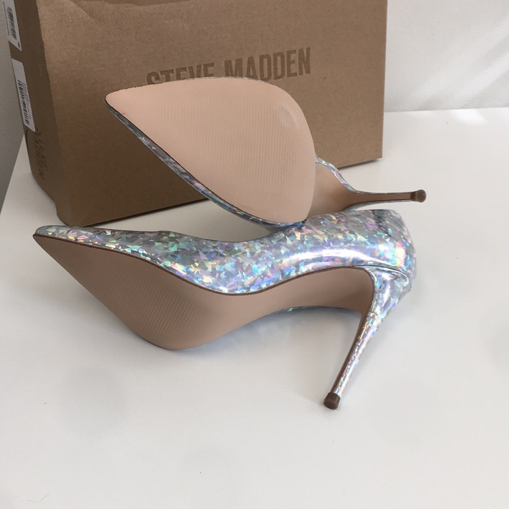 New Woman’s Steve Madden Hologram High Heels - Picture 6 of 6